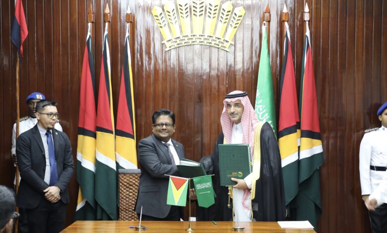 الصندوق السعودي للتنمية يوقع اتفاقيتي قرض تنموي بقيمة 150 مليون دولار في جمهورية غويانا